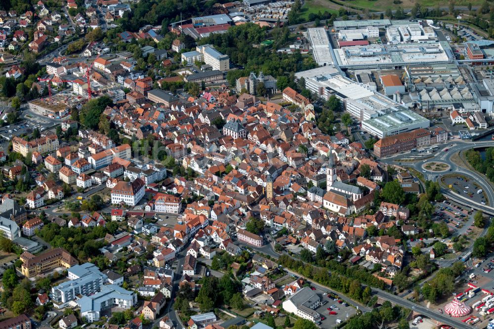 Luftaufnahme Wombach - Stadtzentrum im Innenstadtbereich in Wombach im Bundesland Bayern, Deutschland