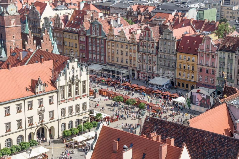 Wroclaw Breslau von oben - Stadtzentrum im Innenstadtbereich in Wroclaw Breslau in Niederschlesien, Polen