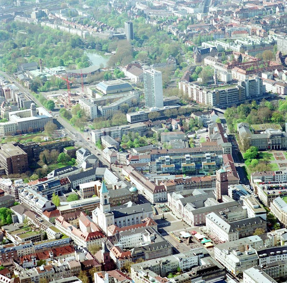 Luftaufnahme Karlsruhe - Stadtzentrum von Karlsruhe.