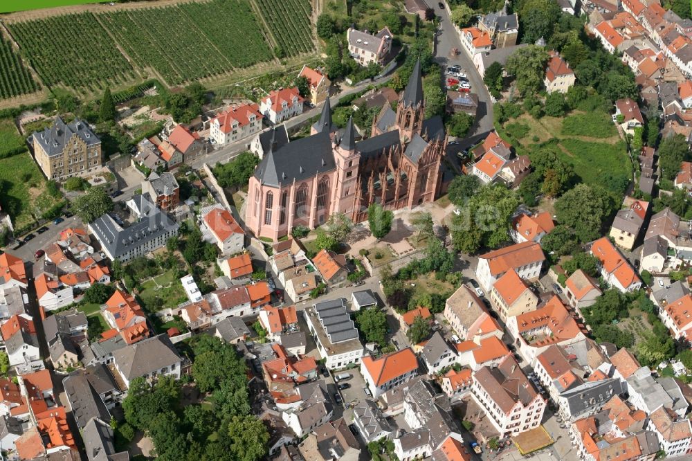 Luftaufnahme Oppenheim - Stadtzentrum an der Katharinenkirche in Oppenheim im Bundesland Rheinland-Pfalz