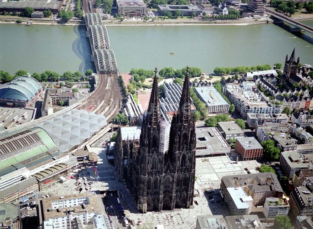 Köln aus der Vogelperspektive: Stadtzentrum Köln mit dem Dom.