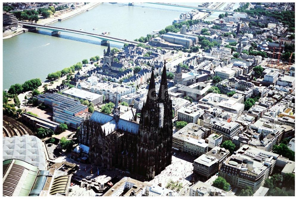 Luftaufnahme Köln - Stadtzentrum Köln mit dem Dom.29.08.01