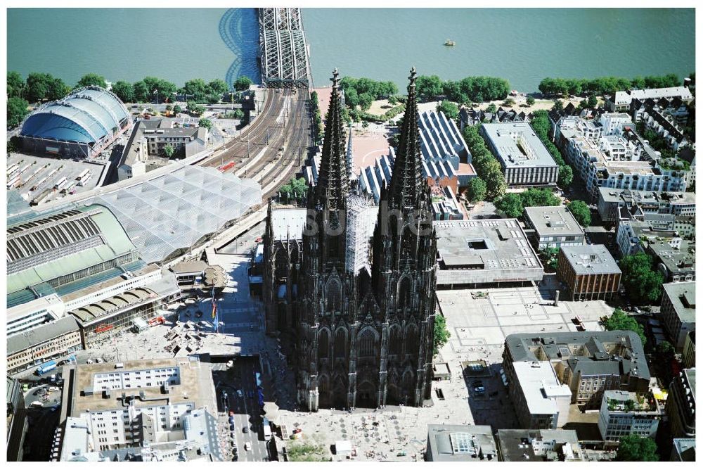 Köln aus der Vogelperspektive: Stadtzentrum Köln mit dem Dom.29.08.01