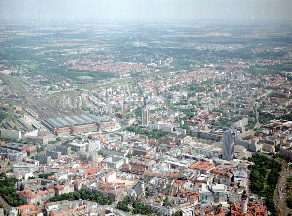 Luftaufnahme Leipzig - Stadtzentrum von Leipzig mit dem Leipziger Hauptbahnhof.