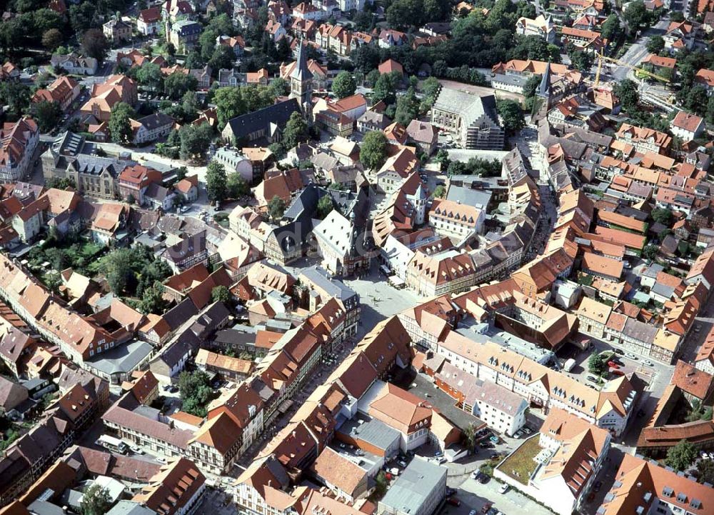 Luftbild Wernigerode - Stadtzentrum mit Marktplatz und dem Rathaus von Wernigerode / Harz