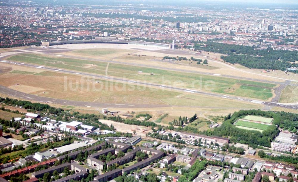 Luftaufnahme Berlin Neukölln - 09.08.1995 Stadtzentrum Neukölln