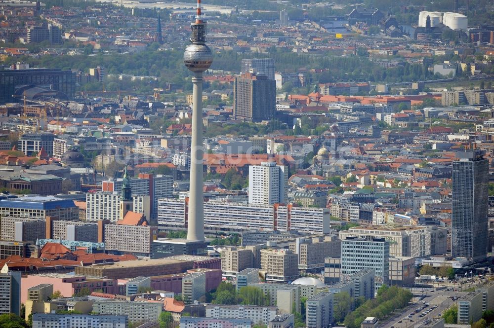 Luftaufnahme Berlin Mitte - Stadtzentrum Ost am Alexanderplatz in Berlin - Mitte