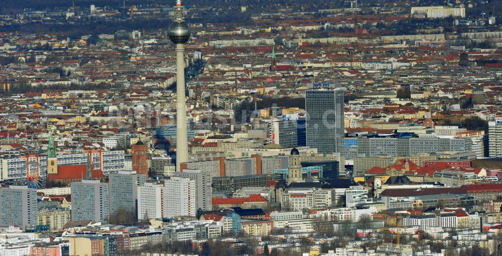 Luftaufnahme Berlin - Stadtzentrum Ost am Berliner Fernsehturm in Berlin - Mitte