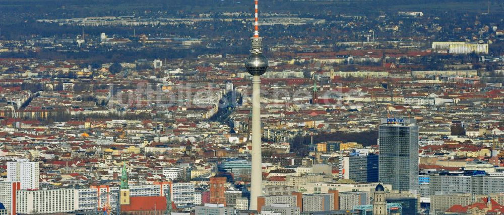 Berlin aus der Vogelperspektive: Stadtzentrum Ost am Berliner Fernsehturm in Berlin - Mitte