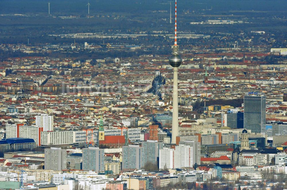 Luftbild Berlin - Stadtzentrum Ost am Berliner Fernsehturm in Berlin - Mitte