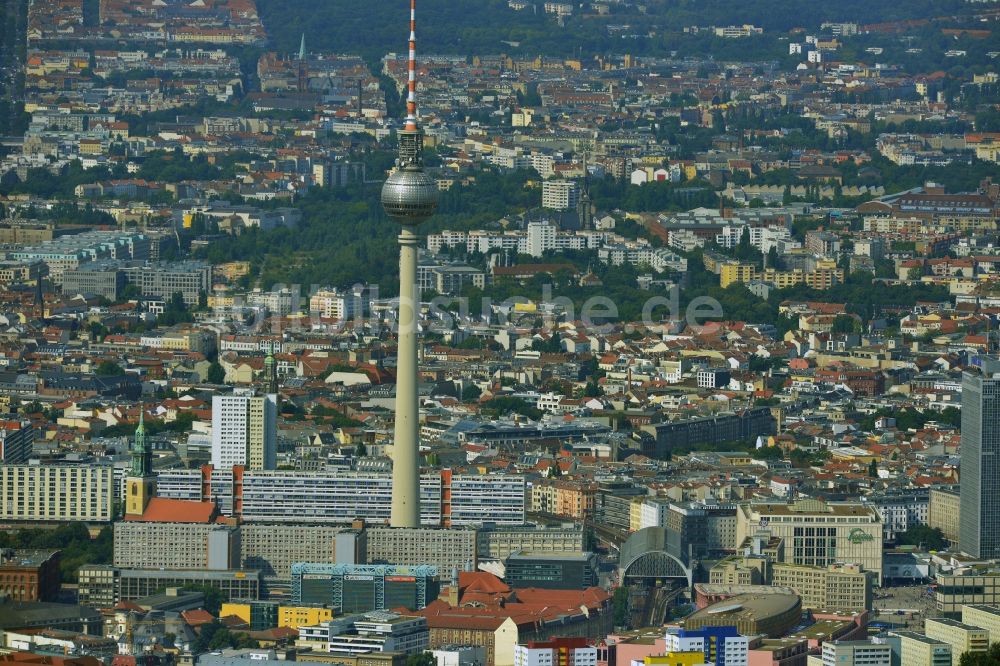 Luftaufnahme Berlin - Stadtzentrum Ost am Berliner Fernsehturm in Berlin - Mitte