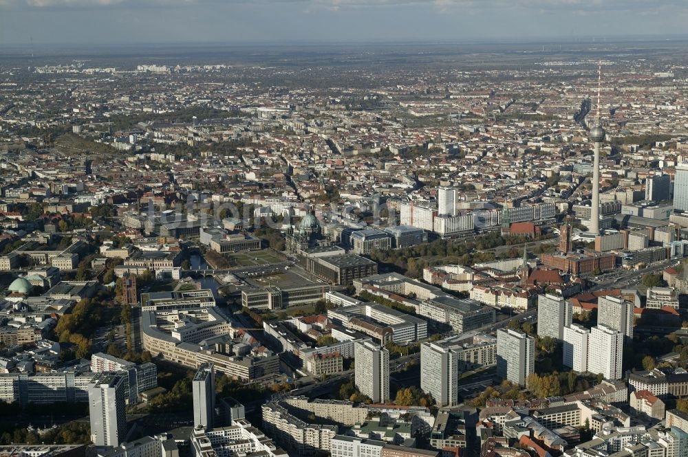 Berlin von oben - Stadtzentrum Ost in Mitte in Berlin