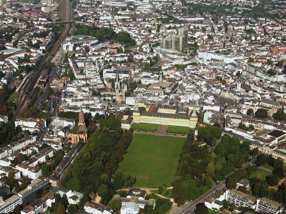 Bonn (NRW) aus der Vogelperspektive: Stadtzentrum und Rheinische Friedrich-Wilhelms-Universität - Bonn (NRW)