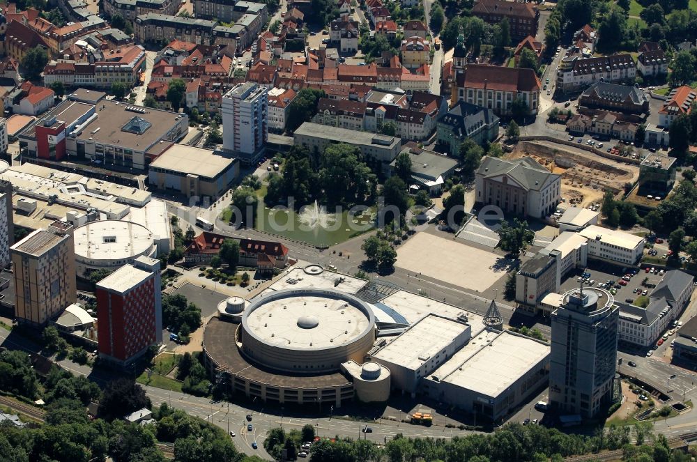 Suhl von oben - Stadtzentrum mit dem Rundgebäude des CCS Congress Centrum Suhl - Touristik und Congress GmbH in Suhl im Bundesland Thüringen