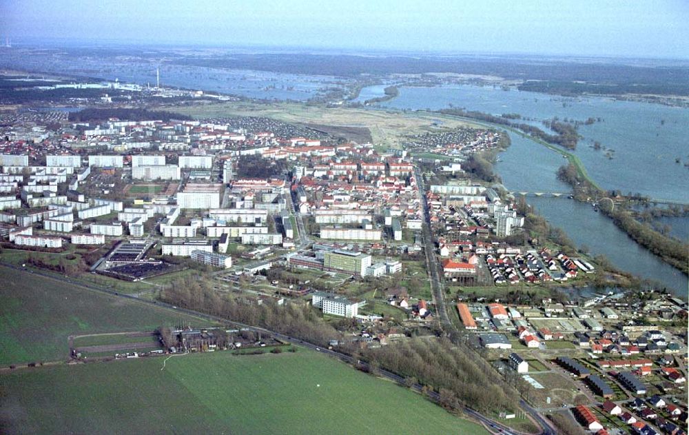 Luftaufnahme Schwedt / Oder - Stadtzentrum von Schwedt / Oder. 11.03.02