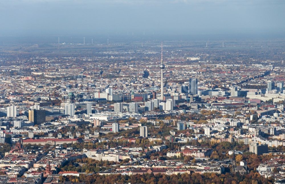 Berlin aus der Vogelperspektive: Stadtzentrum mit der Skyline im Innenstadtbereich in Berlin