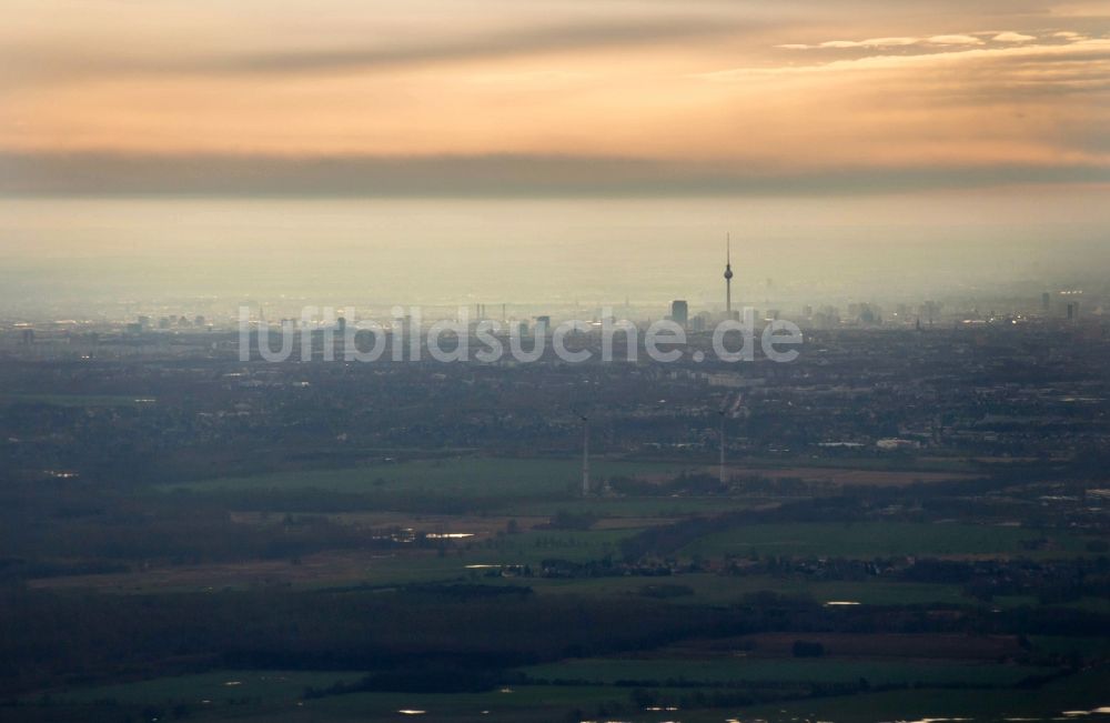 Luftaufnahme Berlin - Stadtzentrum mit der Skyline im Innenstadtbereich in Berlin, Deutschland