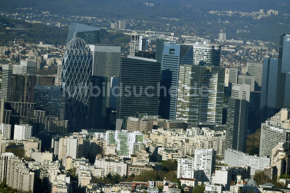 Paris von oben - Stadtzentrum mit der Skyline im Innenstadtbereich La Défense in Paris in Ile-de-France, Frankreich