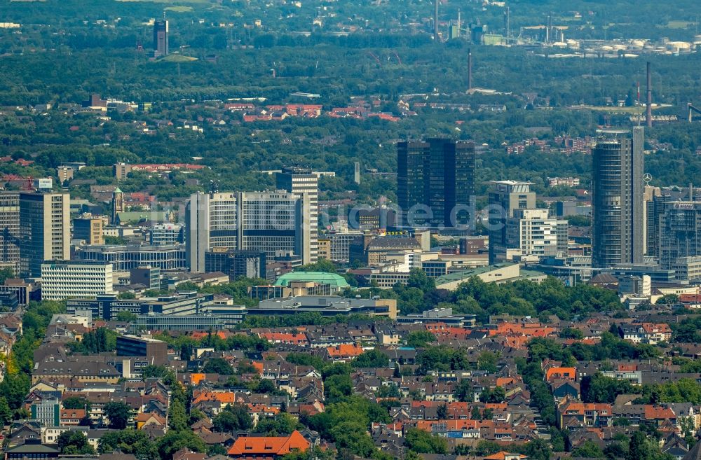 Essen aus der Vogelperspektive: Stadtzentrum mit der Skyline im Innenstadtbereich in Essen im Bundesland Nordrhein-Westfalen