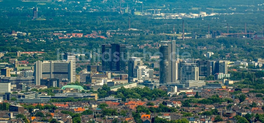 Luftaufnahme Essen - Stadtzentrum mit der Skyline im Innenstadtbereich in Essen im Bundesland Nordrhein-Westfalen