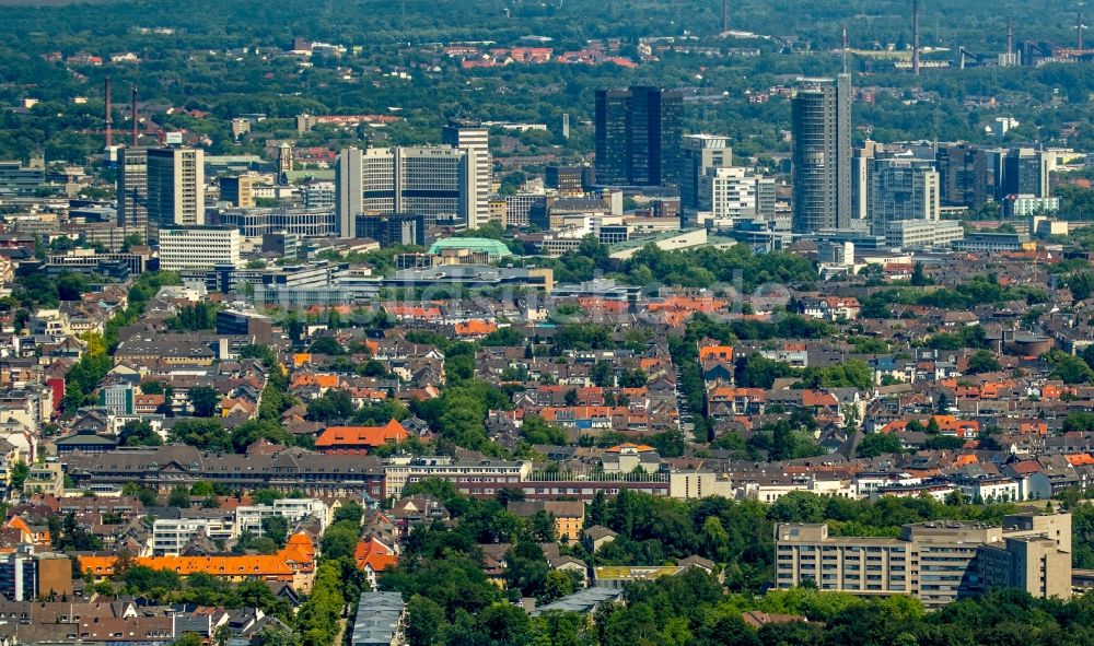 Luftaufnahme Essen - Stadtzentrum mit der Skyline im Innenstadtbereich in Essen im Bundesland Nordrhein-Westfalen