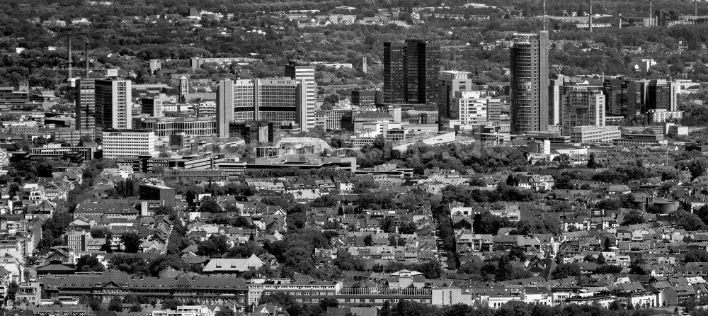 Essen von oben - Stadtzentrum mit der Skyline im Innenstadtbereich in Essen im Bundesland Nordrhein-Westfalen