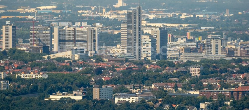 Essen von oben - Stadtzentrum mit der Skyline im Innenstadtbereich in Essen im Bundesland Nordrhein-Westfalen