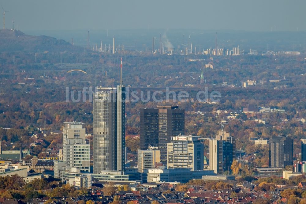 Essen aus der Vogelperspektive: Stadtzentrum mit der Skyline im Innenstadtbereich in Essen im Bundesland Nordrhein-Westfalen