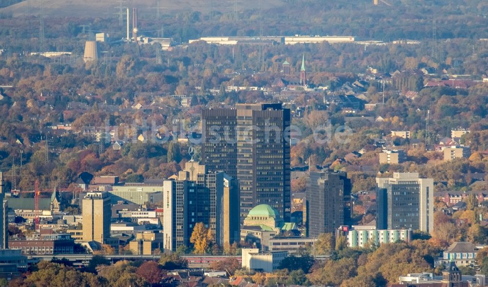 Luftbild Essen - Stadtzentrum mit der Skyline im Innenstadtbereich in Essen im Bundesland Nordrhein-Westfalen