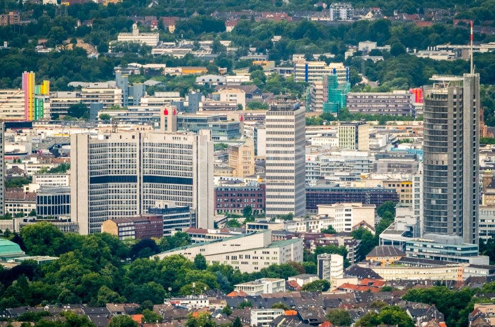 Essen von oben - Stadtzentrum mit der Skyline im Innenstadtbereich in Essen im Bundesland Nordrhein-Westfalen - NRW, Deutschland