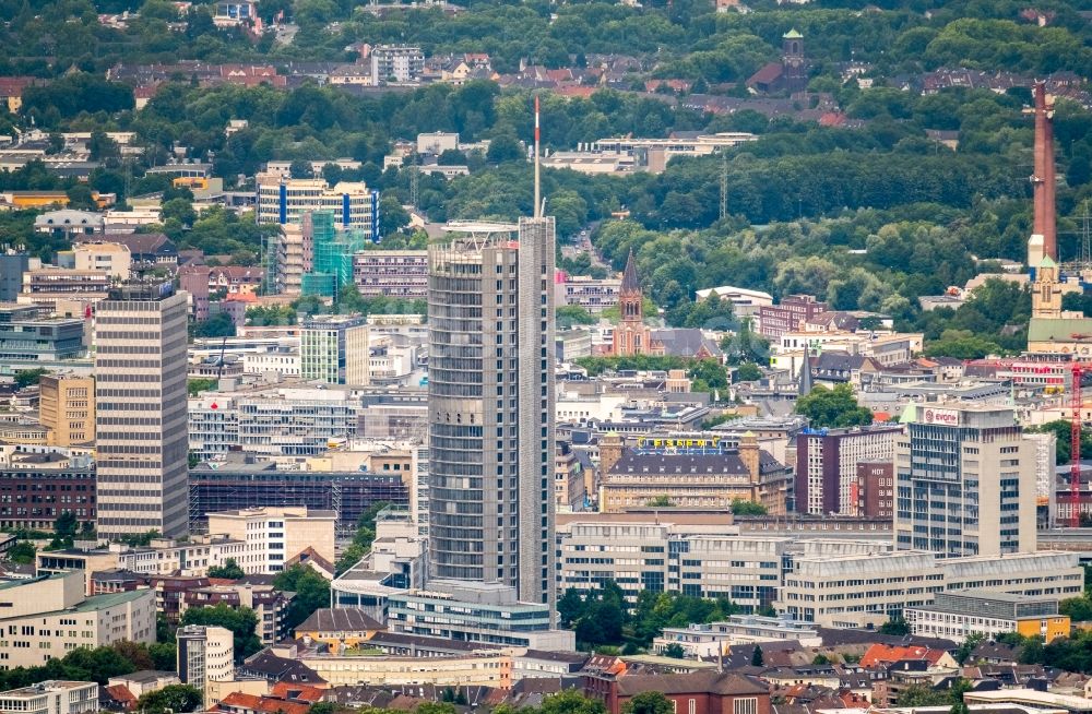 Luftbild Essen - Stadtzentrum mit der Skyline im Innenstadtbereich in Essen im Bundesland Nordrhein-Westfalen - NRW, Deutschland