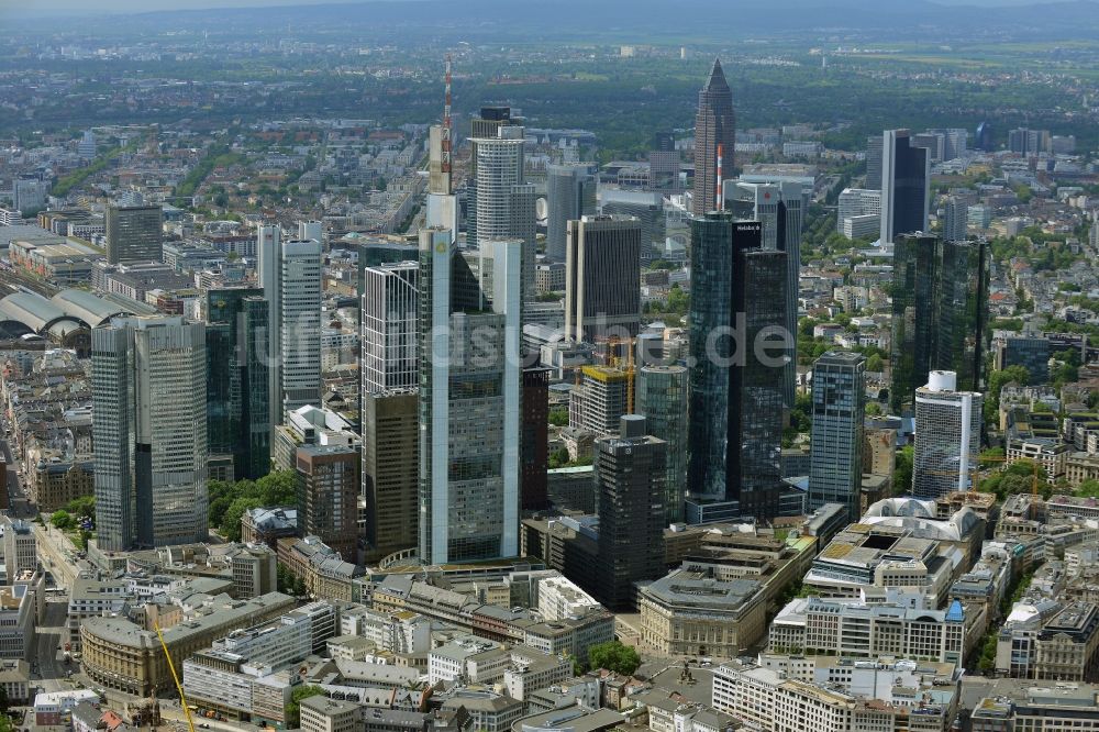 Luftaufnahme Frankfurt am Main - Stadtzentrum mit der Skyline im Innenstadtbereich in Frankfurt am Main im Bundesland Hessen