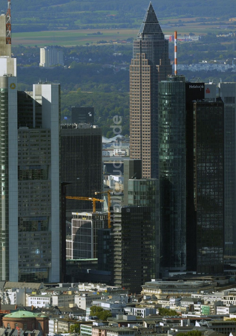 Luftaufnahme Frankfurt am Main - Stadtzentrum mit der Skyline im Innenstadtbereich in Frankfurt am Main im Bundesland Hessen