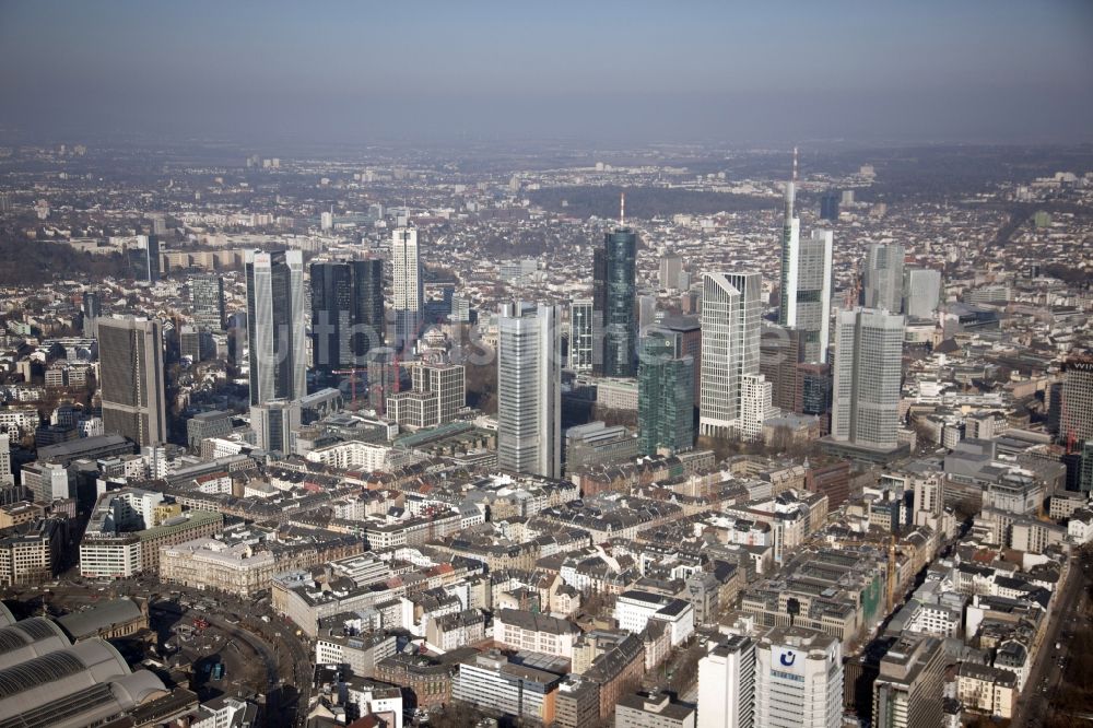 Frankfurt am Main von oben - Stadtzentrum mit der Skyline im Innenstadtbereich im Ortsteil Innenstadt in Frankfurt am Main im Bundesland Hessen