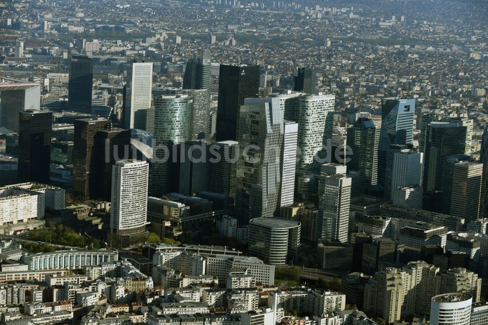 Luftbild Paris Nanterre - Stadtzentrum mit der Skyline im Innenstadtbereich in Paris Nanterre in Ile-de-France, Frankreich