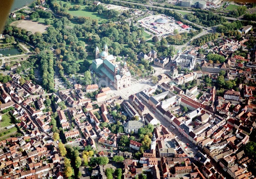 Luftbild Speyer - Stadtzentrum von Speyer mit dem Dom zu Speyer.