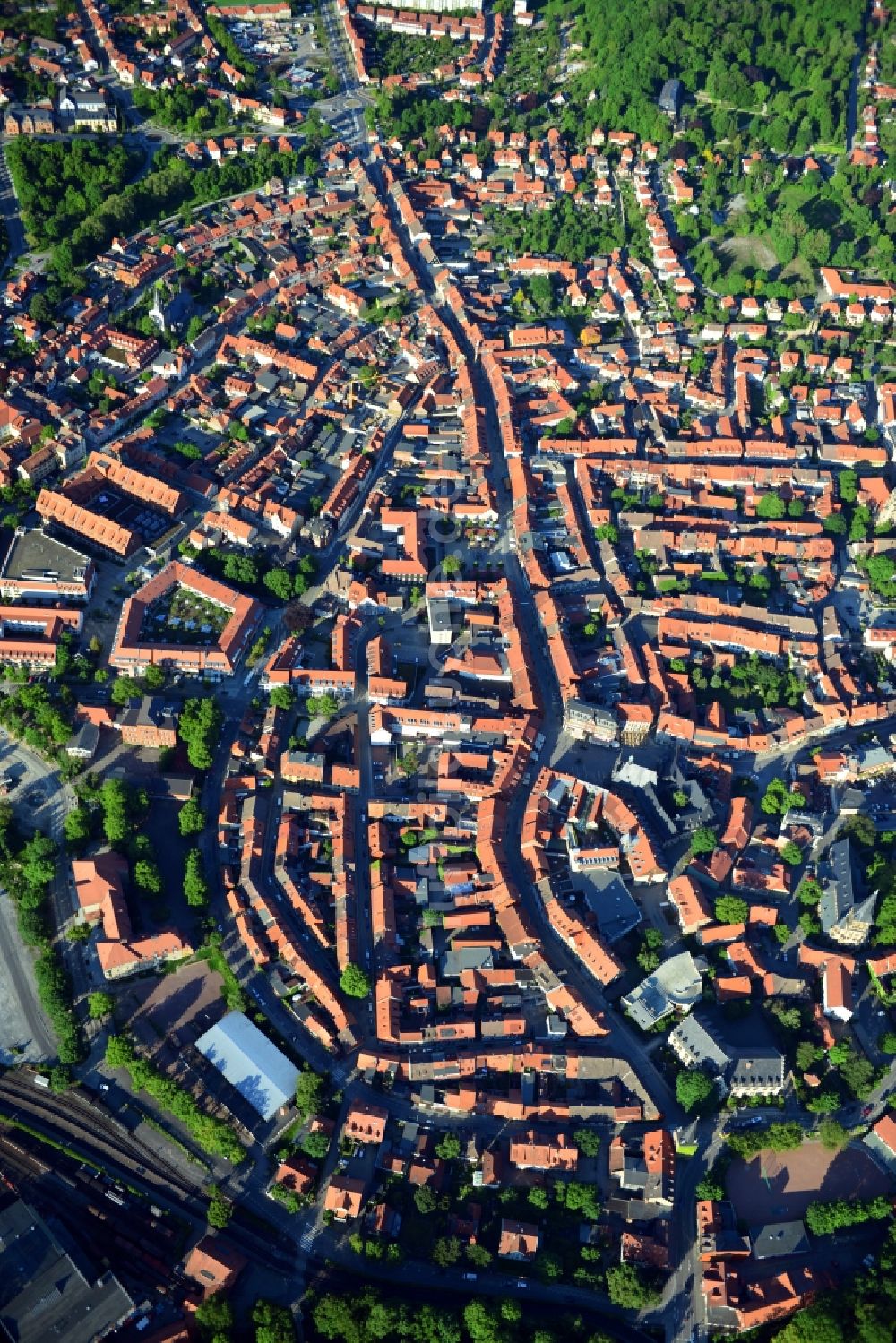 Luftaufnahme Wernigerode - Stadtzentrum der Stadt Wernigerode im Bundesland Sachsen-Anhalt