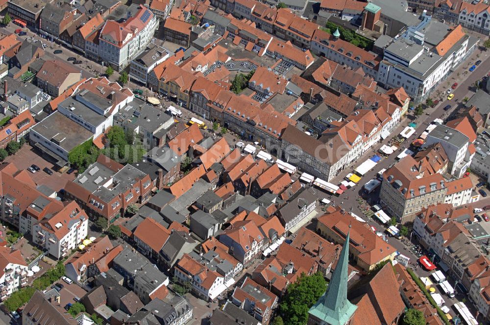 Uelzen von oben - Stadtzentrum Uelzen mit Wochenmarkt