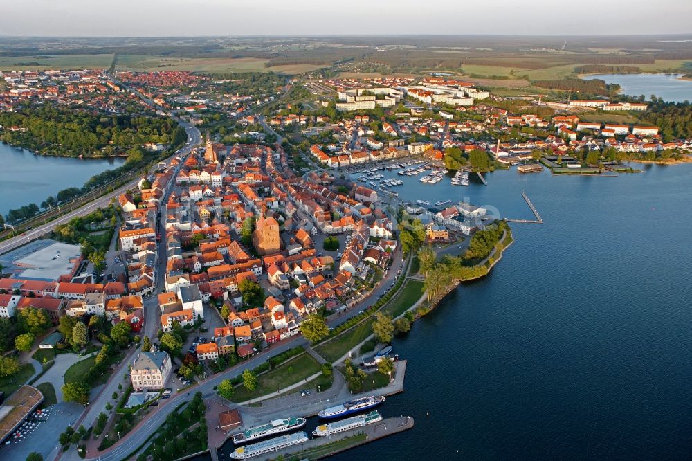 Waren (Müritz) aus der Vogelperspektive: Stadtzentrum Waren (Müritz) im Bundesland Mecklenburg-Vorpommern