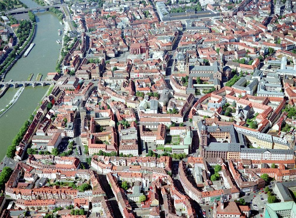 Würzburg / Bayern von oben - Stadtzentrum von Würzburg