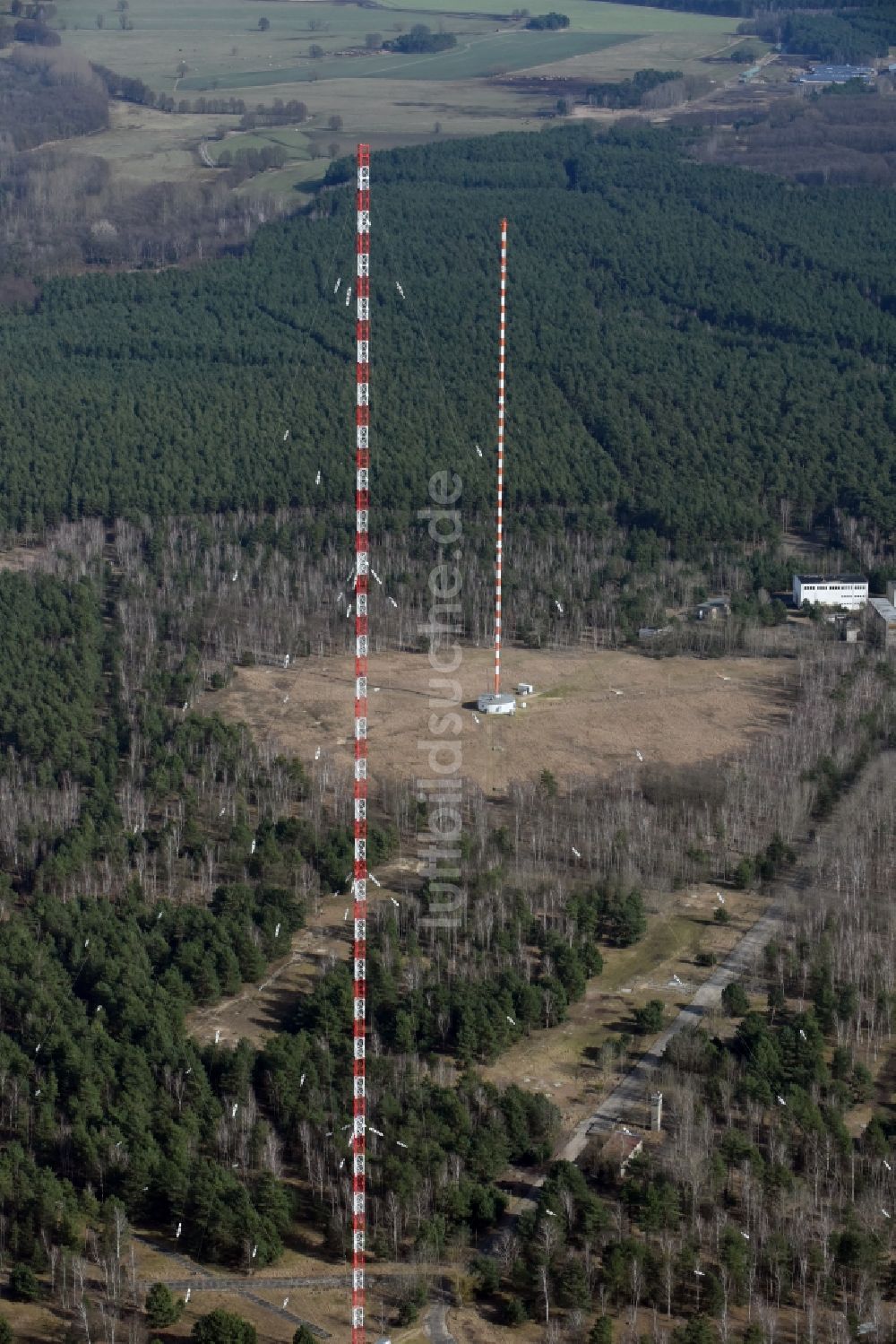 Luftaufnahme Burg - Stahlmast- Funkturm und Sendeanlage als Grundnetzsender in Burg im Bundesland Sachsen-Anhalt