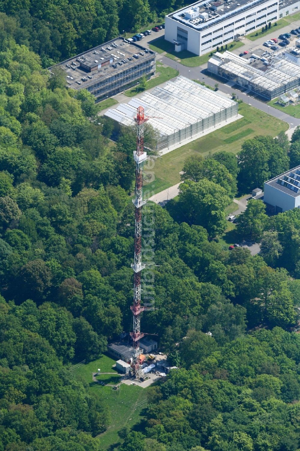 Jülich von oben - Stahlmast- Funkturm und Sendeanlage als Grundnetzsender in Jülich im Bundesland Nordrhein-Westfalen, Deutschland