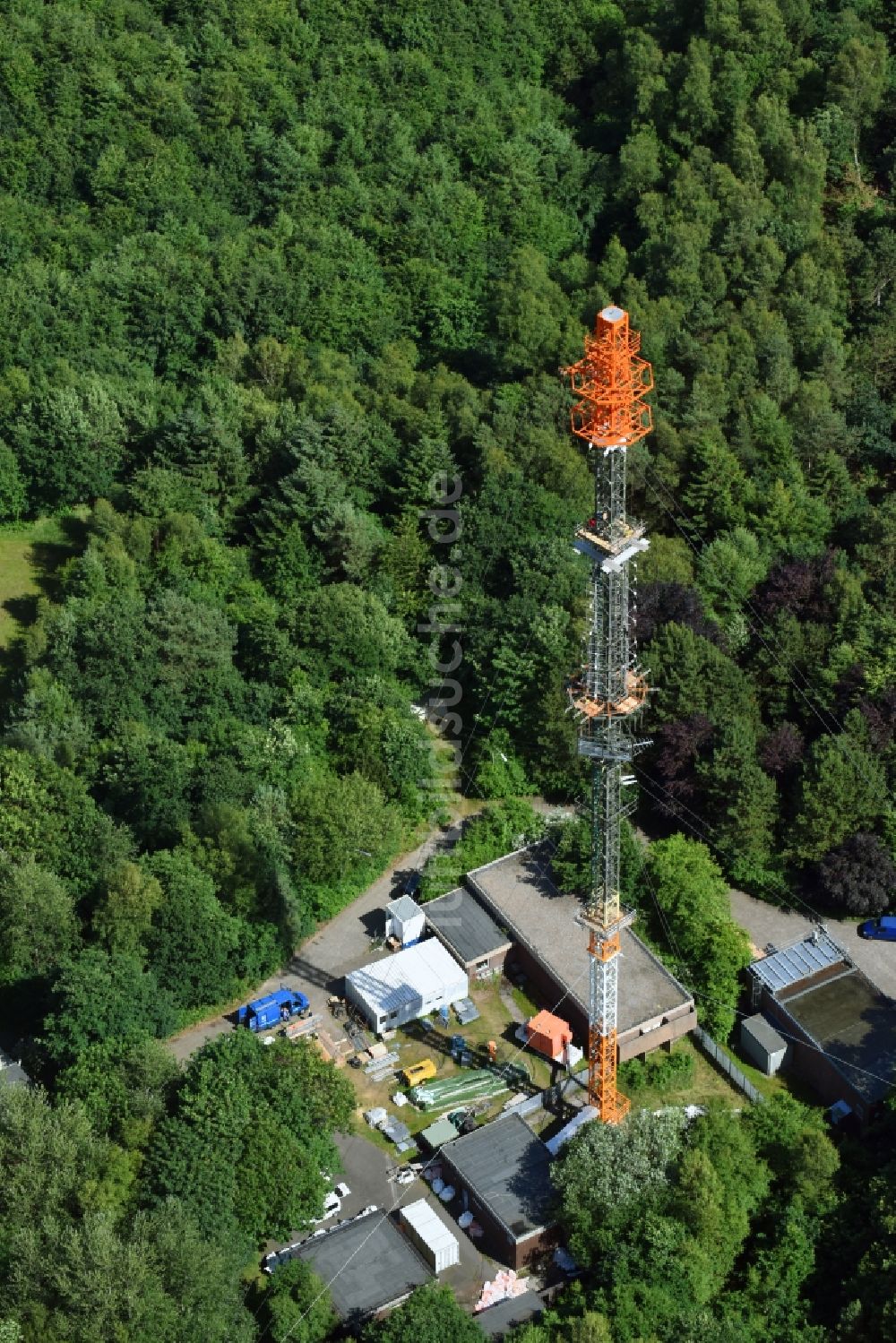 Luftaufnahme Cuxhaven - Stahlmast- Funkturm und Sendeanlage als Grundnetzsender NDR Sender Cuxhaven-Altenwalde in Cuxhaven im Bundesland Niedersachsen, Deutschland