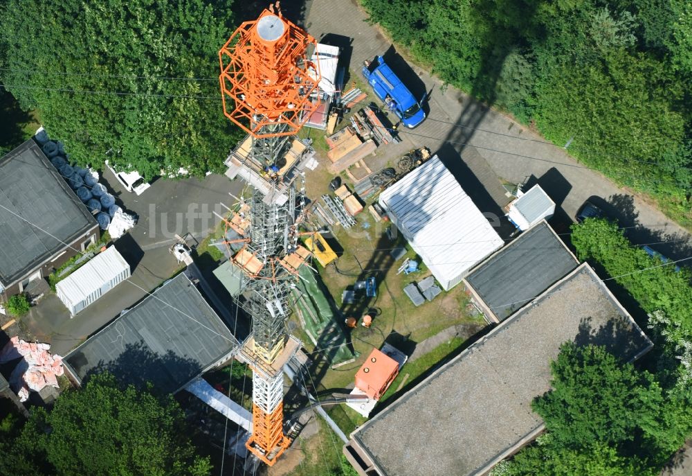 Cuxhaven aus der Vogelperspektive: Stahlmast- Funkturm und Sendeanlage als Grundnetzsender NDR Sender Cuxhaven-Altenwalde in Cuxhaven im Bundesland Niedersachsen, Deutschland