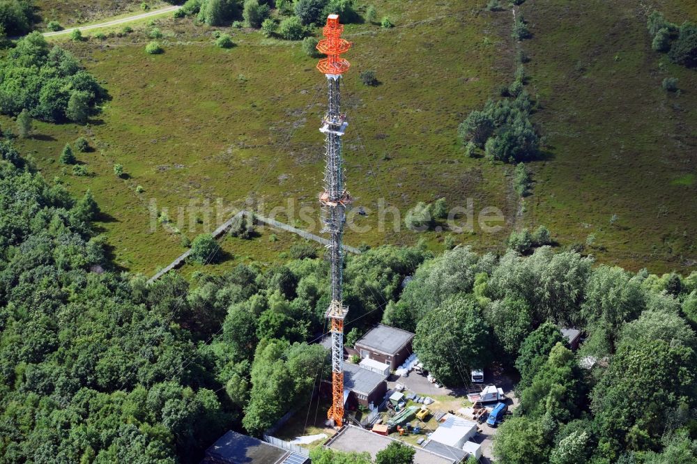 Cuxhaven aus der Vogelperspektive: Stahlmast- Funkturm und Sendeanlage als Grundnetzsender NDR Sender Cuxhaven-Altenwalde in Cuxhaven im Bundesland Niedersachsen, Deutschland