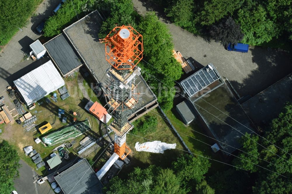 Cuxhaven von oben - Stahlmast- Funkturm und Sendeanlage als Grundnetzsender NDR Sender Cuxhaven-Altenwalde in Cuxhaven im Bundesland Niedersachsen, Deutschland