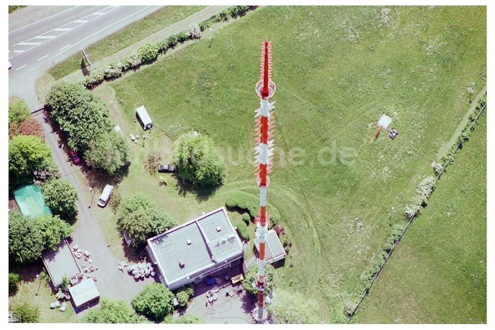 Göttelborn von oben - Stahlmast- Funkturm und Sendeanlage als Grundnetzsender und Sanierung des Sendemastes durch die Firma Diener in Göttelborn im Bundesland Saarland