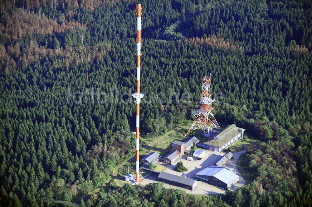 Torfhaus von oben - Stahlmast- Funkturm und Sendeanlage als Grundnetzsender Sender Torfhaus in Torfhaus im Bundesland Niedersachsen, Deutschland