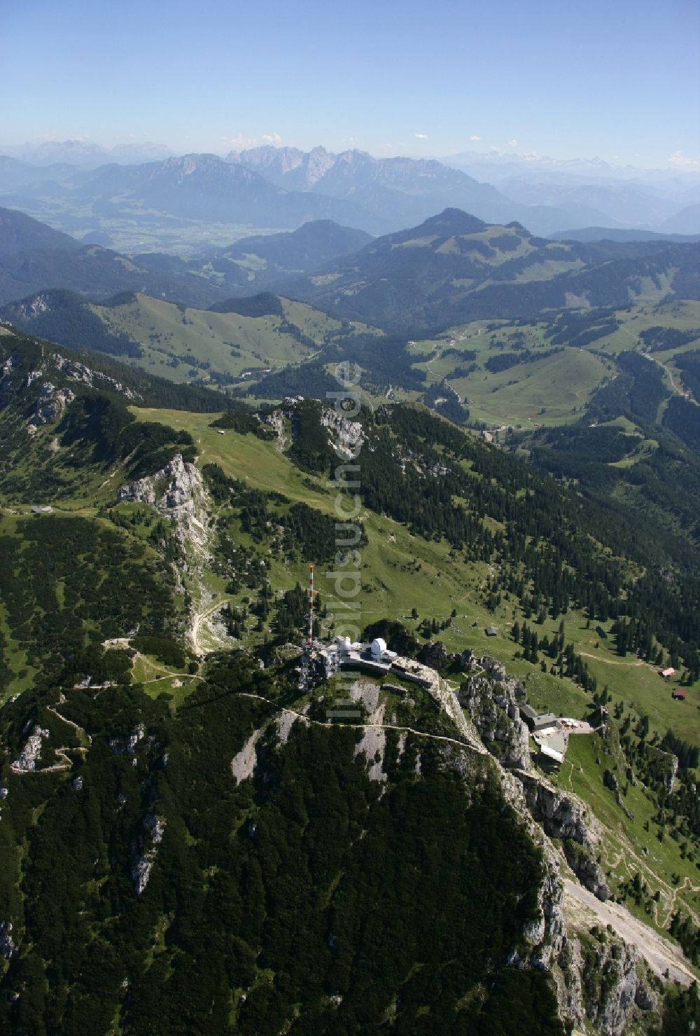 Luftbild Bayrischzell - Stahlmast- Funkturm und Sendeanlage als Grundnetzsender Sender Wendelstein in Bayrischzell im Bundesland Bayern, Deutschland