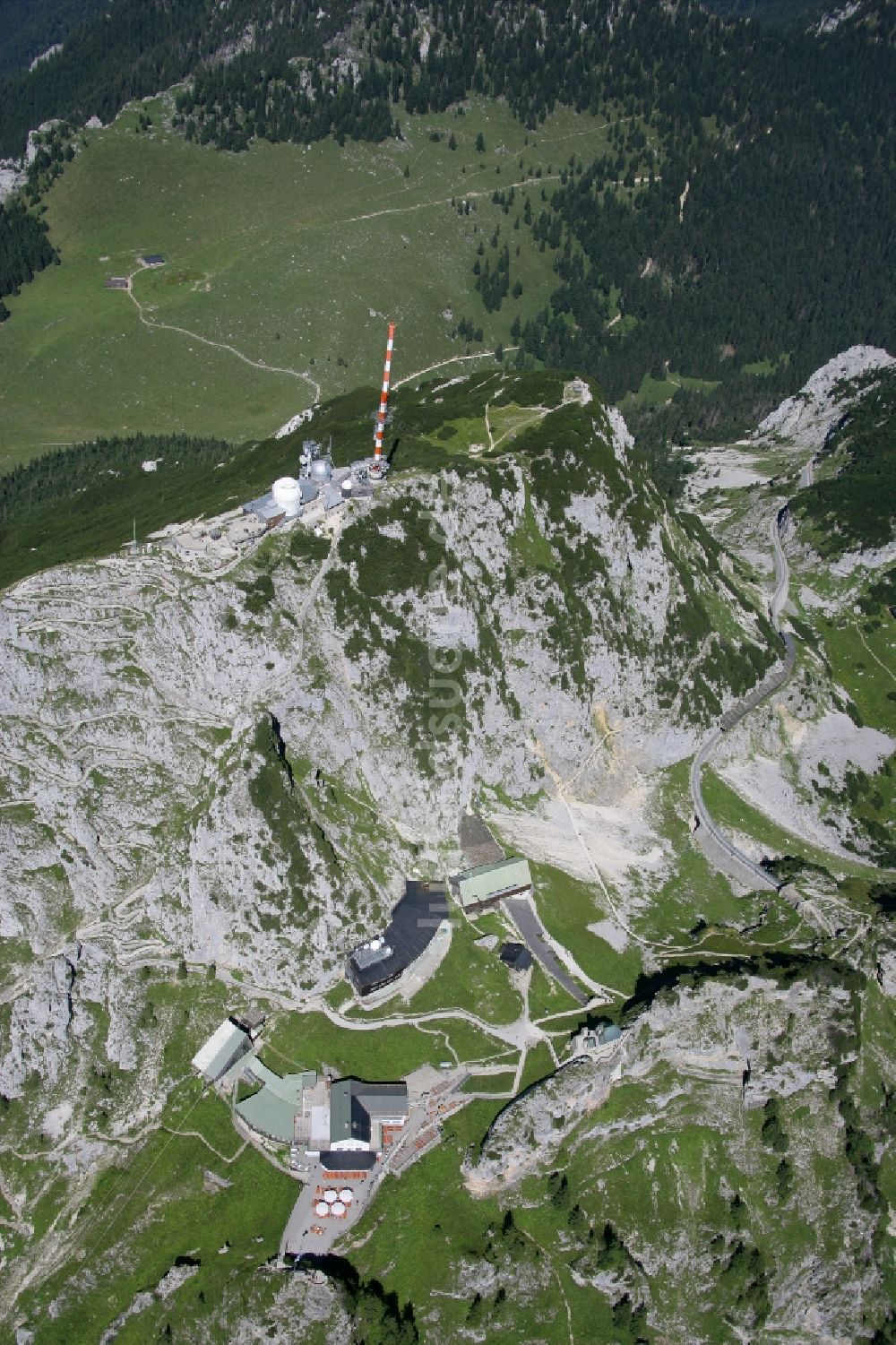 Bayrischzell aus der Vogelperspektive: Stahlmast- Funkturm und Sendeanlage als Grundnetzsender Sender Wendelstein in Bayrischzell im Bundesland Bayern, Deutschland